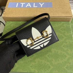 xubag.ru-adidas-x-gucci-card-case-with-horsebit-702248-04