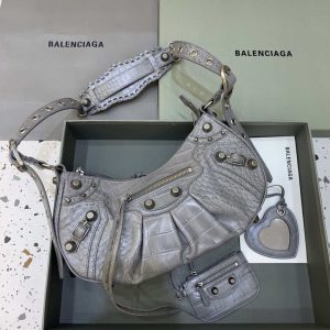 xubag.ru-balenciaga-67130723-le-cagole-small-shoulder-bag-crocodile-embossed-in-gray-001