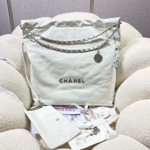 xubag.ru-chanel-22-large-handbag-shiny-calfskin-as3262-white-with-silver-logo-001