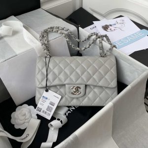 xubag.ru-chanel-a01113-flap-handbag-classic-bag-grained-shiny-calfskin-lake-light-gray-gold-001