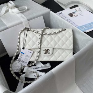 xubag.ru-chanel-a01113-flap-handbag-classic-bag-grained-shiny-calfskin-white-silver-001