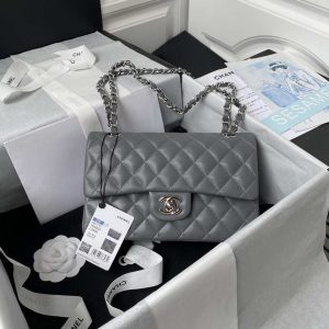 xubag.ru-chanel-a01113-flap-handbag-classic-bag-lambskin-gray-silver-001