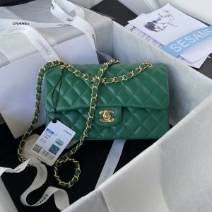 xubag.ru-chanel-a01113-flap-handbag-classic-bag-lambskin-green-gold-001