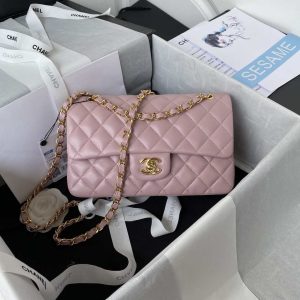 xubag.ru-chanel-a01113-flap-handbag-classic-bag-lambskin-light-pink-gold-001