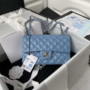 xubag.ru-chanel-a01113-flap-handbag-classic-bag-lambskin-sky-blue-silver-001