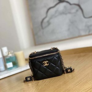 xubag.ru-chanel-a68101-small-vanity-with-chain-calfskin-black-001