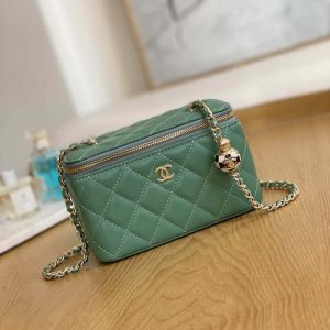 xubag.ru-chanel-a81242-vanity-with-chain-lambskin-gold-football-light-green-001