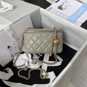 xubag.ru-chanel-ap2303-clutch-with-chain-in-lambskin-02