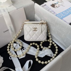 xubag.ru-chanel-ap2581-small-vanity-with-chain-lambskin-white-01