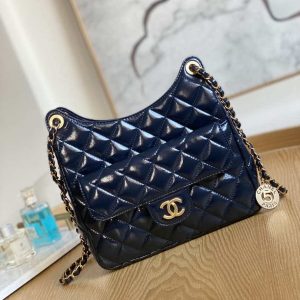 xubag.ru-chanel-as3690-hobo-handbag-shiny-crumpled-calfskin-gold-tone-metal-navy-blue-002