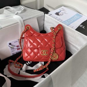 xubag.ru-chanel-as3710-small-hobo-handbag-shiny-crumpled-calfskin-gold-tone-metal-red-001