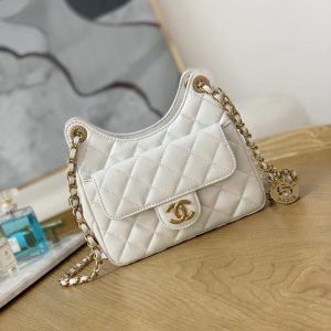 xubag.ru-chanel-as3710-small-hobo-handbag-shiny-crumpled-calfskin-gold-tone-metal-white-001