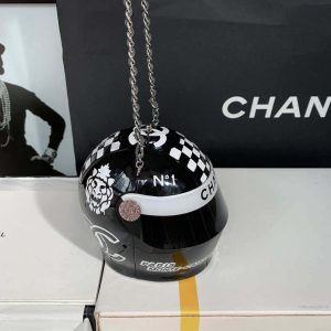 xubag.ru-chanel-as3774-evening-helmet-minaudiere-resin-strass-silver-tone-metal-black-and-white-002