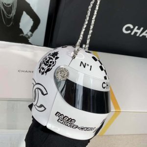 xubag.ru-chanel-as3774-evening-helmet-minaudiere-resin-strass-silver-tone-metal-white-black-002