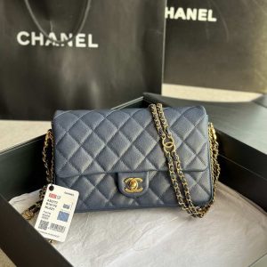 xubag.ru-chanel-as3777-flap-bag-grained-calfskin-gold-tone-metal-navy-blue-001