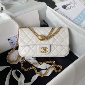 xubag.ru-chanel-as4041-flap-classic-bag-cf-camellia-lambskin-white-gold-001