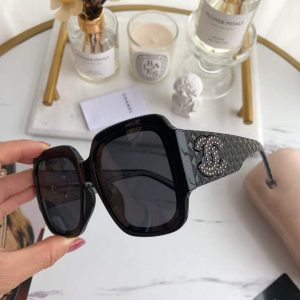 xubag.ru-chanel-cat-eye-sunglasses-chanel-shield-sport-fashion-show-993490-097-0119b1ba-4a0a-4afe-b97d-90a32cafb0ea