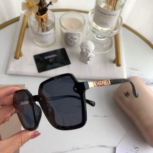 xubag.ru-chanel-cat-eye-sunglasses-chanel-shield-sport-fashion-show-993490-129-3d66b423-40b6-4de6-8c7f-0dfb5fe6727b