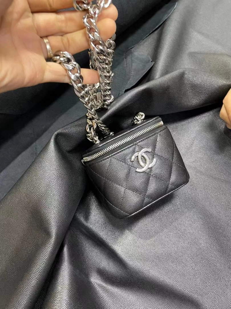 chanel-small-vanity-with-chain-bag-lambskin-ap2198-black-silvery-0