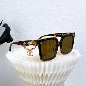 xubag.ru-chanel-square-sunglasses-luxury-chanel-round-sport-fashion-show-993201-201-8ced3622-f822-40d6-909b-f563b4884f09