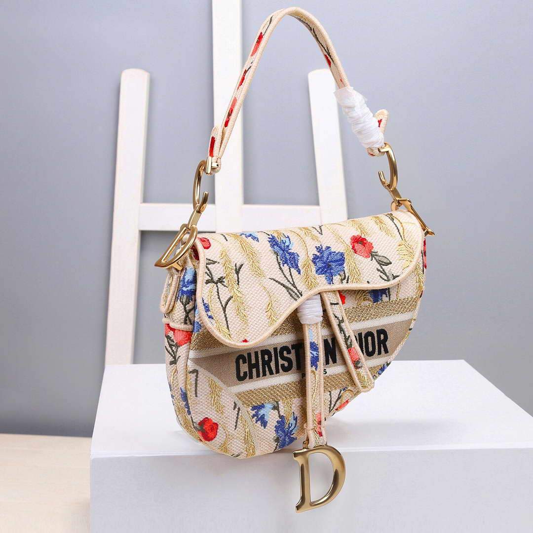 Dior M0446 Dior Multicolor Flowers Embroidery Saddle Bag - luxibagsmall