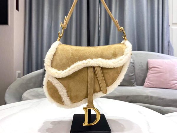 Dior M0446 Dior Saddle Bag Camel Colored Shearling - Voguebags