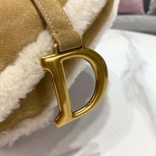 Dior M0446 Dior Saddle Bag Camel Colored Shearling - Voguebags