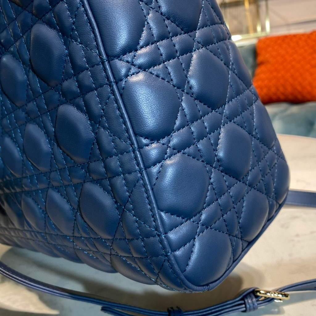 Dior M0566 Large Lady Dior Bag Blue Cannage Lambskin - Voguebags