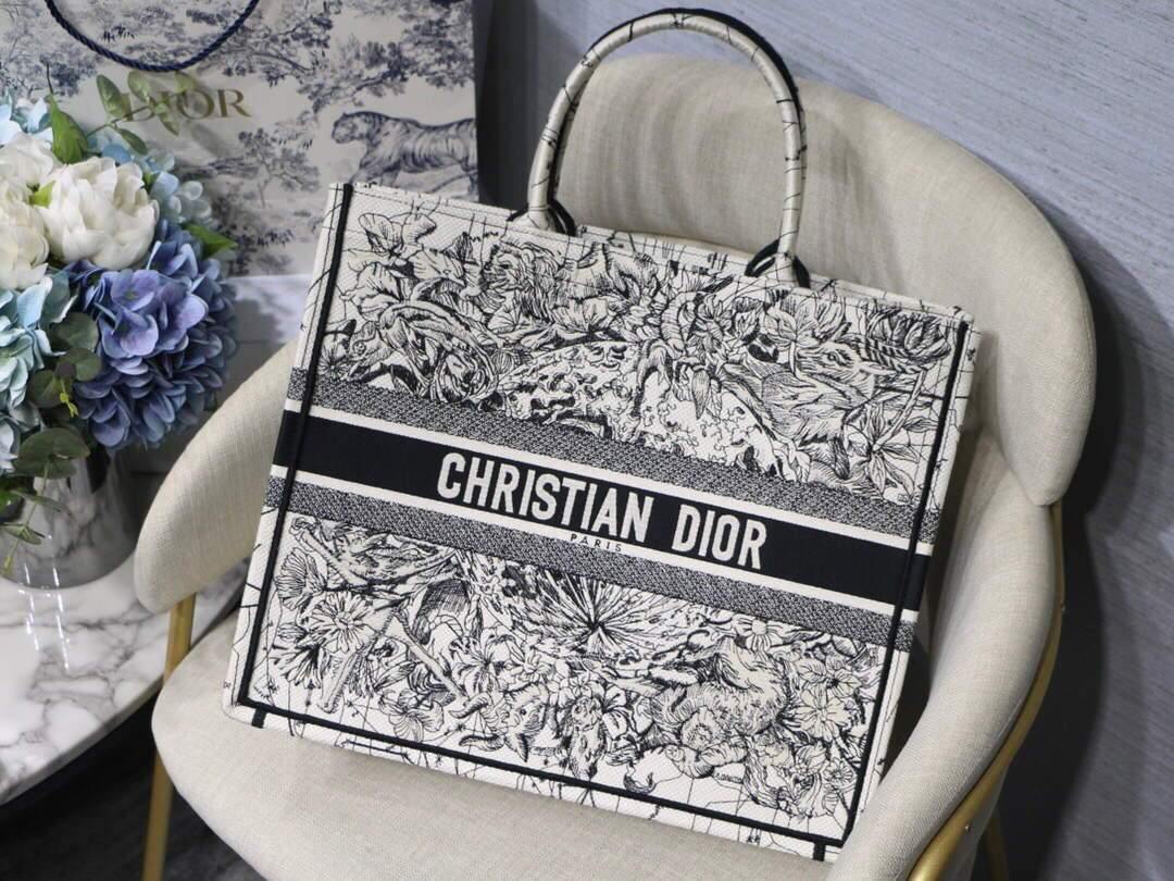 Dior M1286 Book Tote Latte Multicolor Dior Zodiac Embroidery Gray - Voguebags