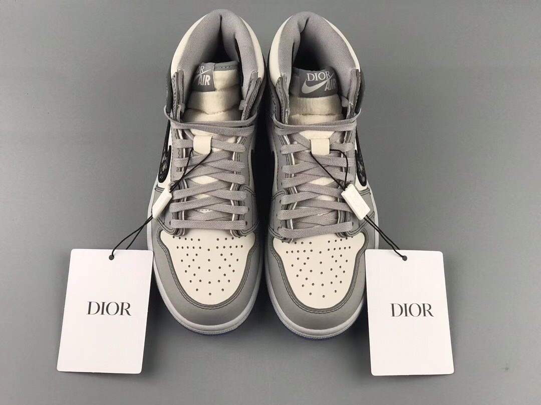 Dior Men's Women‘s Limited-edition Air Jordan 1 High OG Dior Sneaker - luxibagsmall