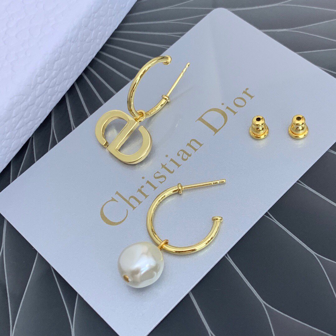 Dior Petit CD Earrings Gold-Finish Metal and White Resin Pearls 20201 - luxibagsmall