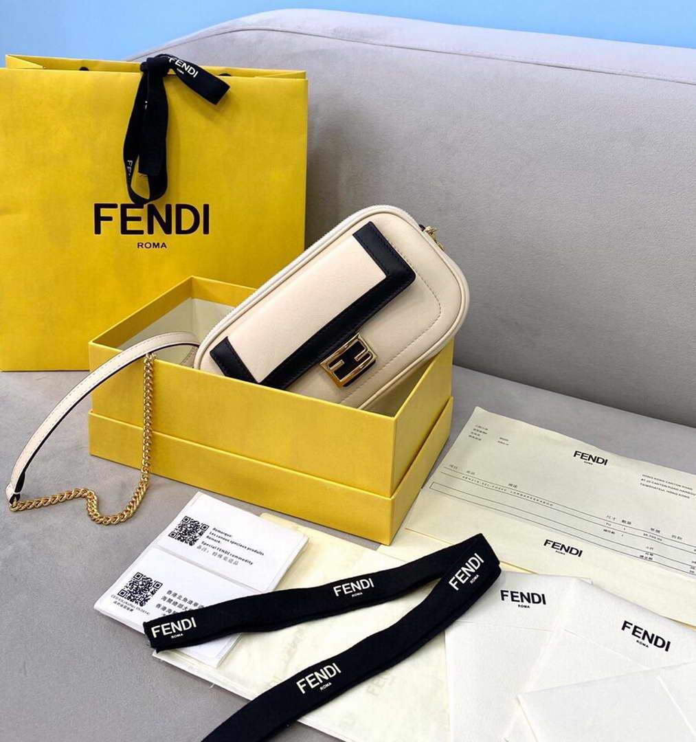 Fendi 70213 Easy Baguette Leather Handbag White - luxibagsmall