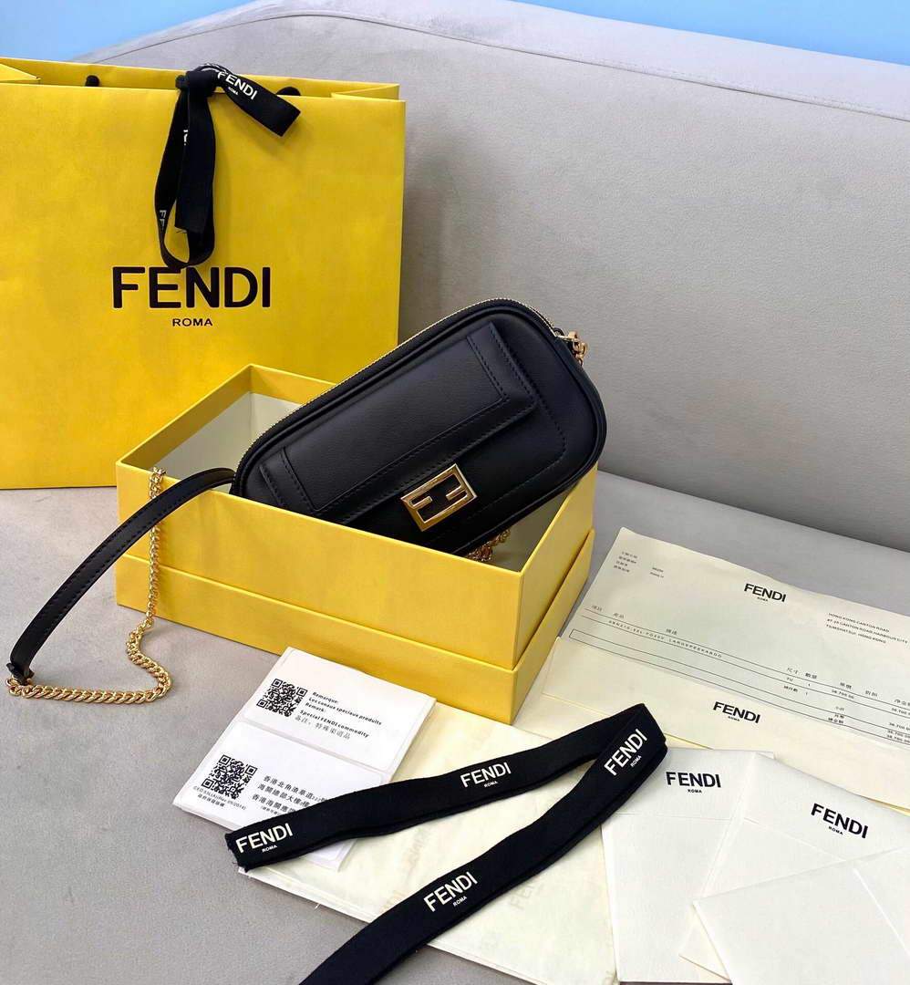 Fendi 70213 Easy Baguette Leather Handbag Black - luxibagsmall