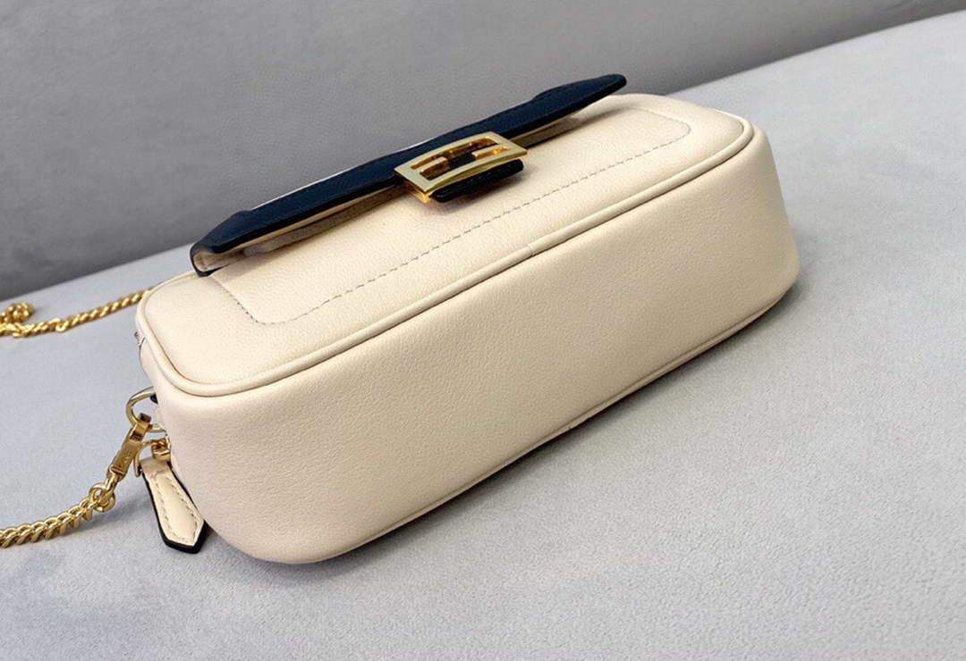 Fendi 70213 Easy Baguette Leather Handbag White - luxibagsmall