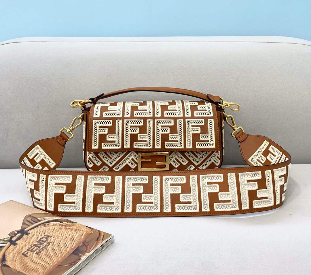 Fendi 8BR600 Baguette Leather Bag With FF Embroidery 8372 Brown - luxibagsmall