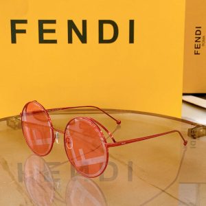 xubag.ru-fendi-sunglasses-luxury-fendi-rome-sport-fashion-show-9923108-92c87d79-70b3-4c6a-bc94-c8d9d5e32dc2