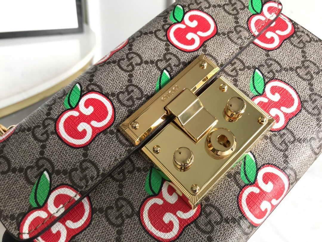 Gucci 409487 Padlock small GG Shoulder Bag - luxibagsmall