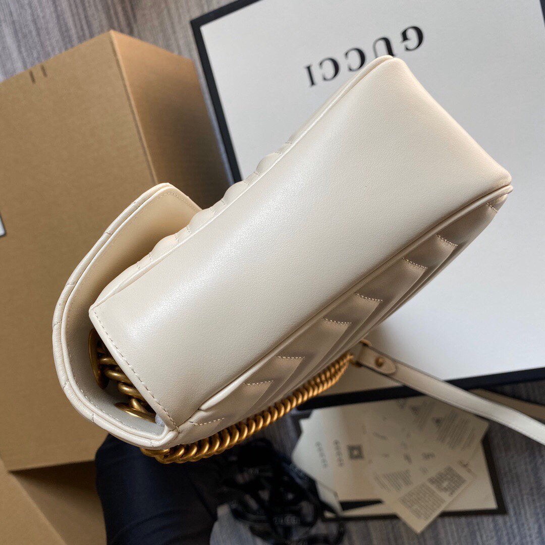 Gucci 443496 GG Marmont Medium Matelassé Shoulder Bag White - luxibagsmall