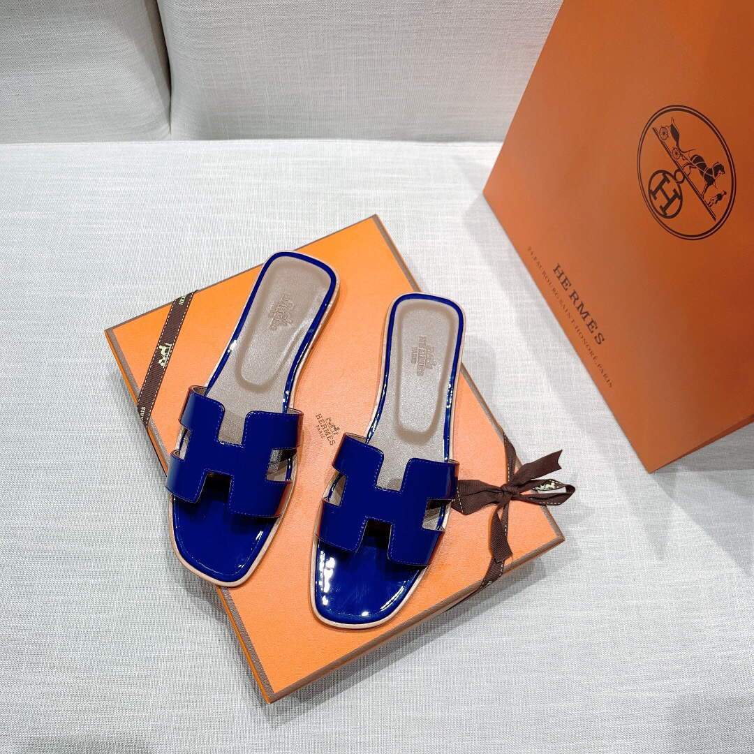 Hermes Women's Oran Leather Sandal Blue 81152 - luxibagsmall