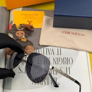 xubag.ru-louis-vuitton-grease-mask-sunglasses-luxury-charlotte-sunglasses-992446-b851d821-d0aa-4285-9835-80217e1171d3