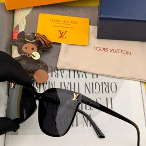 xubag.ru-louis-vuitton-grease-mask-sunglasses-luxury-charlotte-sunglasses-992450-c529d1c2-4ba1-4122-adef-ddc1c35987f6