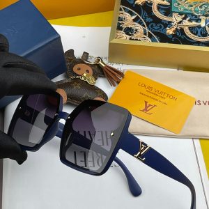 xubag.ru-louis-vuitton-grease-mask-sunglasses-luxury-charlotte-sunglasses-992457-59895ae7-6509-43eb-b473-c6684590e4b0