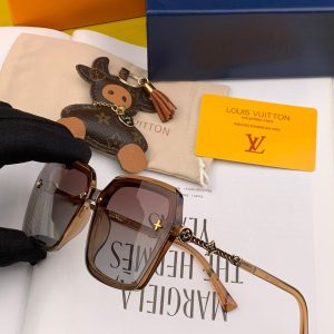 xubag.ru-louis-vuitton-grease-mask-sunglasses-luxury-charlotte-sunglasses-992475-6e9627f7-4a09-4410-b15a-0dbd2f79f675