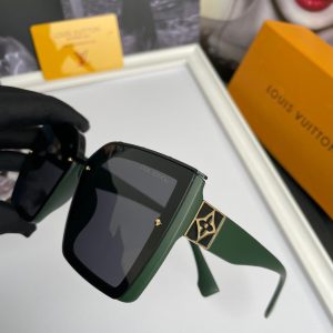 xubag.ru-louis-vuitton-grease-mask-sunglasses-luxury-charlotte-sunglasses-992488-701e55be-ad88-4238-8ebf-869b1ce9f6b3