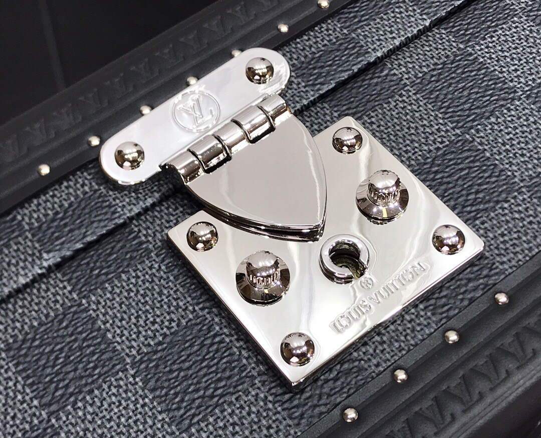 LV M20039 Louis Vuitton 8 Watch Case Black - luxibagsmall