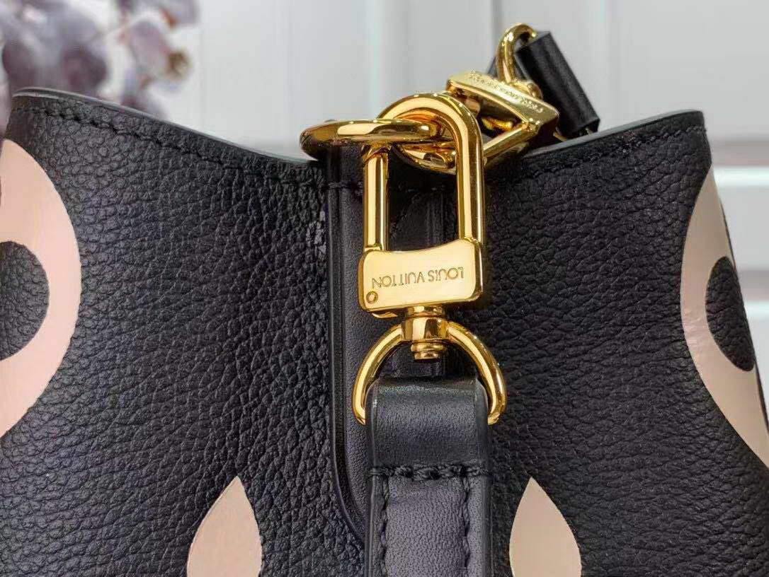 LV M44022 Louis Vuitton M45497 NÉONOÉ Shoulder Bag Black - luxibagsmall