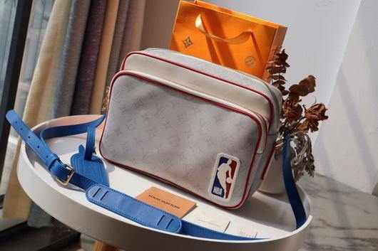 Lv M45583 Louis Vuitton NBA Joint Series Nil Messenger M45584 Bag Antartica - luxibagsmall