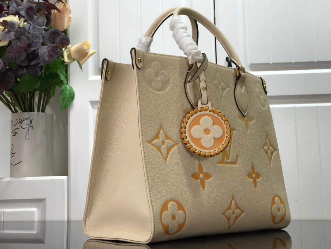 LV M45717 Louis Vuitton Onthego MM M45718 Bag Cream Saffron - luxibagsmall