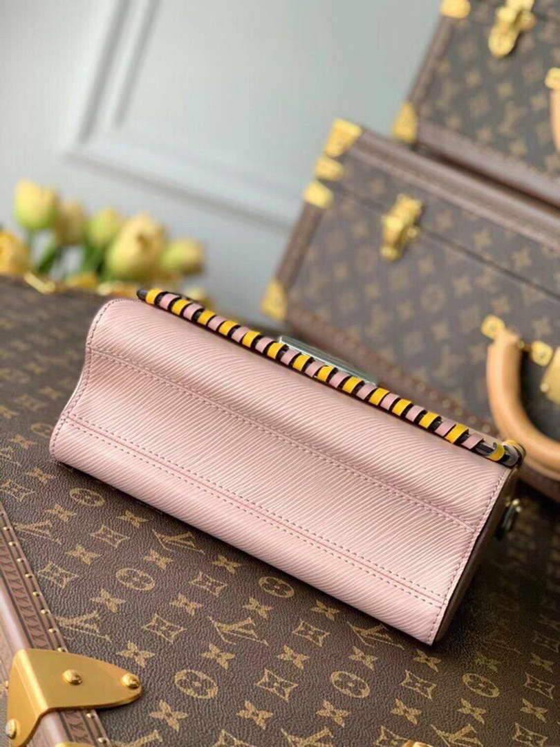 LV M50283 Louis Vuitton Twist MM Bag Pink - Voguebags