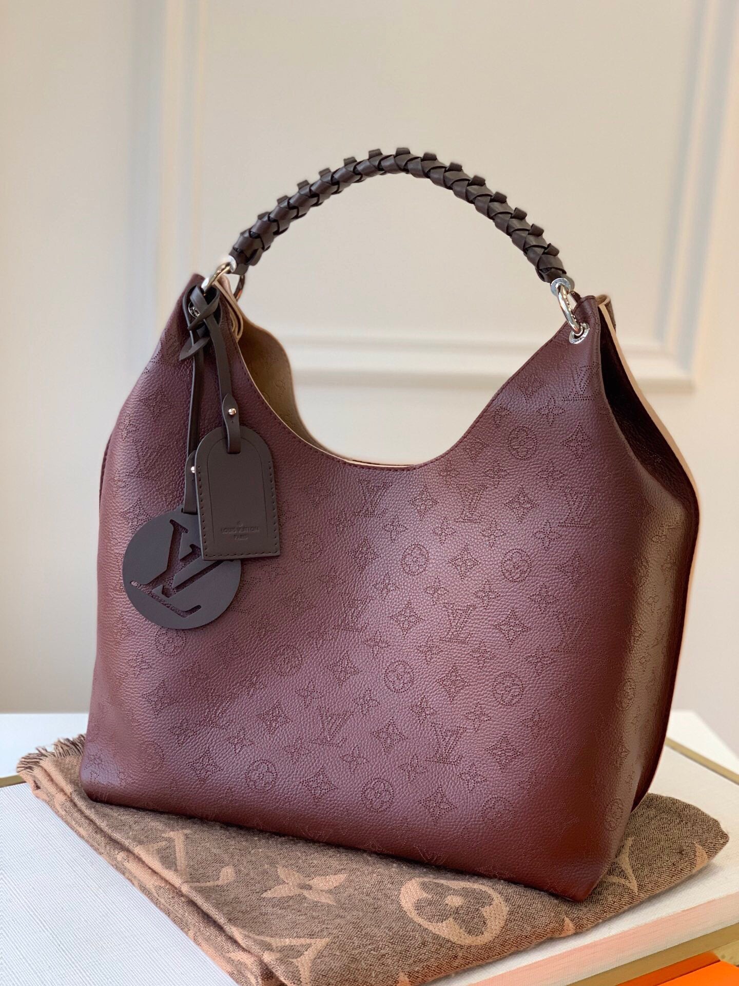 LV M53188 Louis Vuitton Carmel Mahina Bag M52950 Wine Red - luxibagsmall